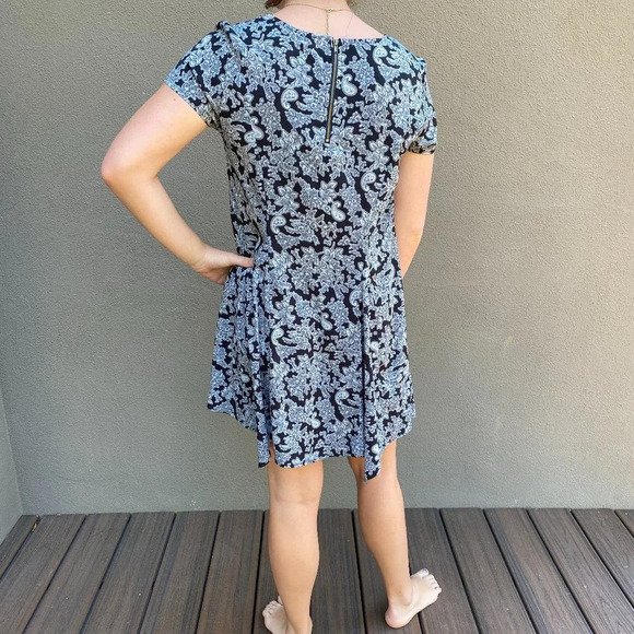 MIMI CHICA Handkerchief Hem Dress Sundress Mini Dress - size Small - Picture 4 of 4